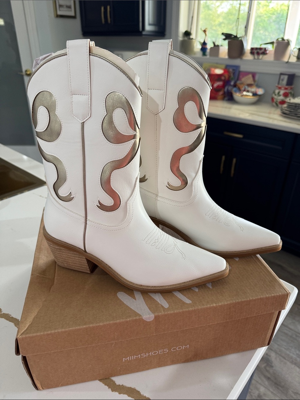 White Western Cowboy Boots with Gold Metallic Bow Accent